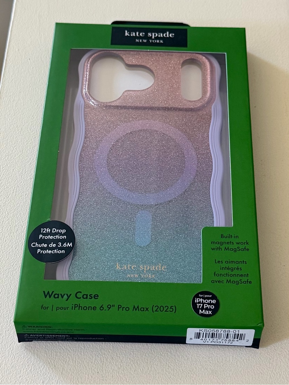 Brand new”Kate Spade”phone case for iPhone 17 Pro Max.(Magnets work,mag safe)🤍💜